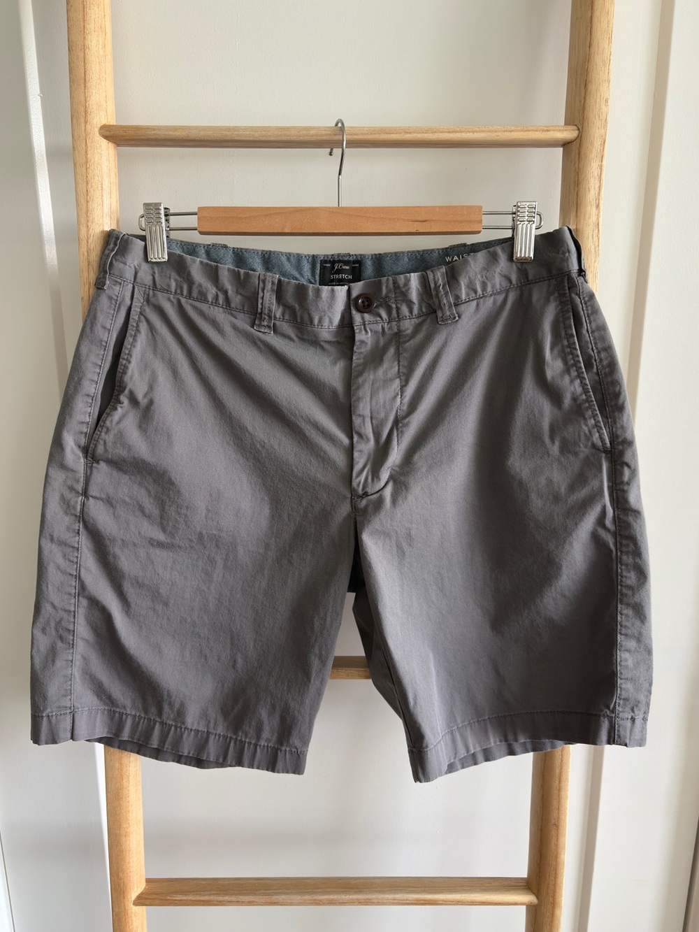 J. Crew Men's Stretch Chino Shorts in Spokane Grey (32 waist, 9” inseam)